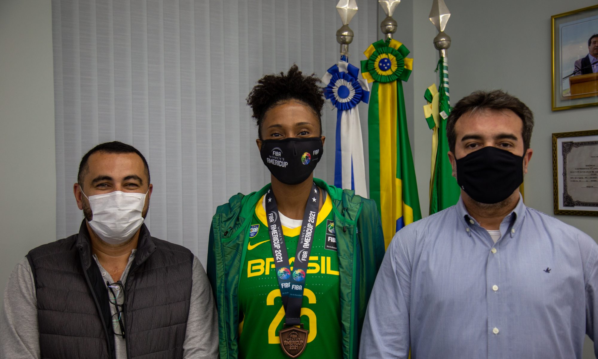 Depois da AmeriCup, tive a oportunidade de receber a medalhista, Thayná Silva. Uma representante de Mesquita no time brasileiro de Basquete.