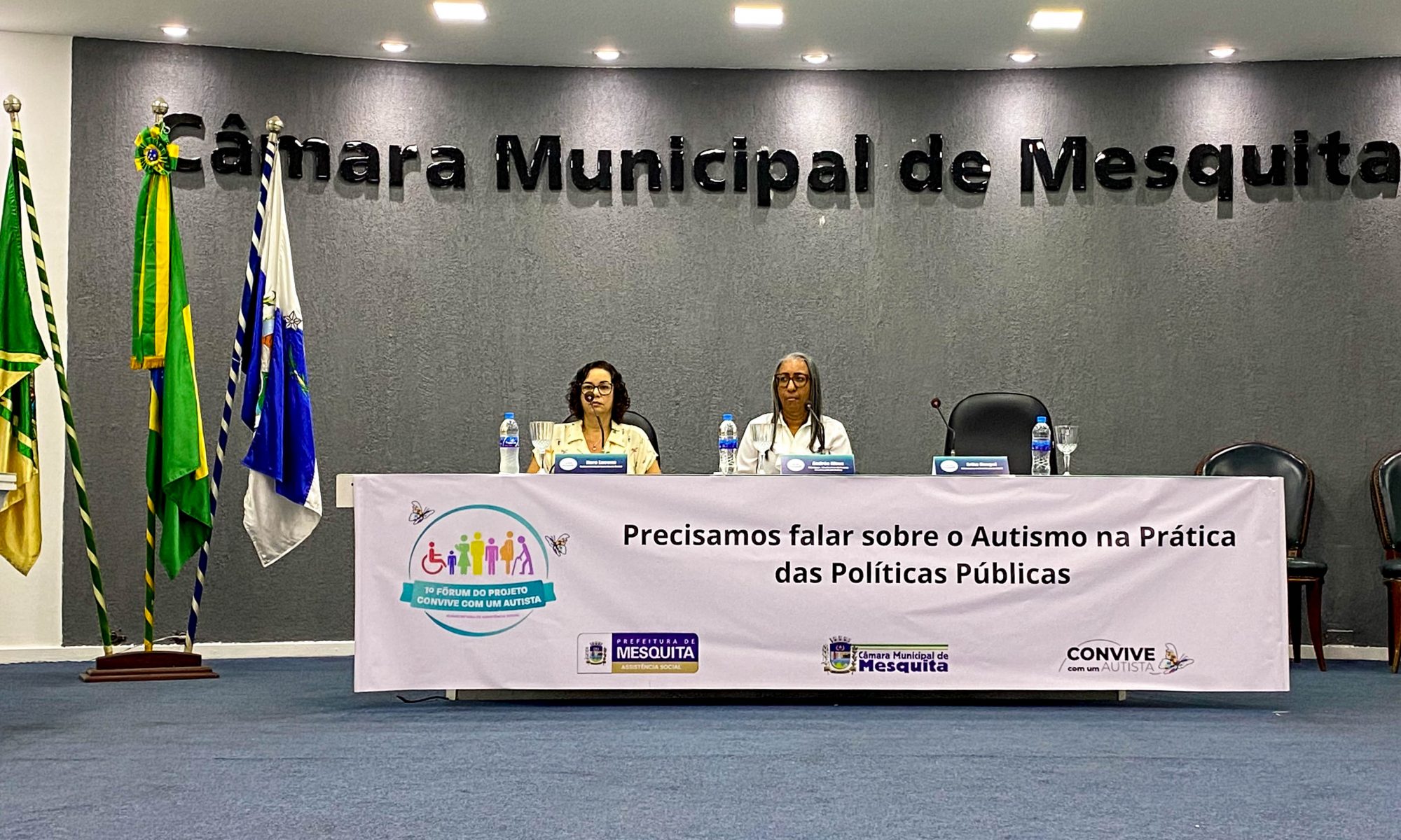 No dia 14 , a Câmara Municipal de Mesquita debateu sobre olíticas públicas para autistas no o 1º Fórum do Projeto Convive com um Autista.